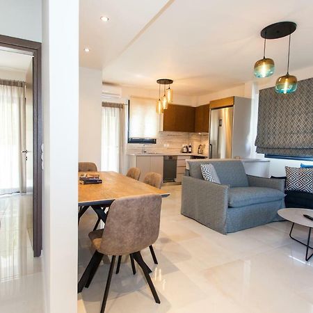 Moonline Maisonettes & Apartments ปาร์กา ภายนอก รูปภาพ